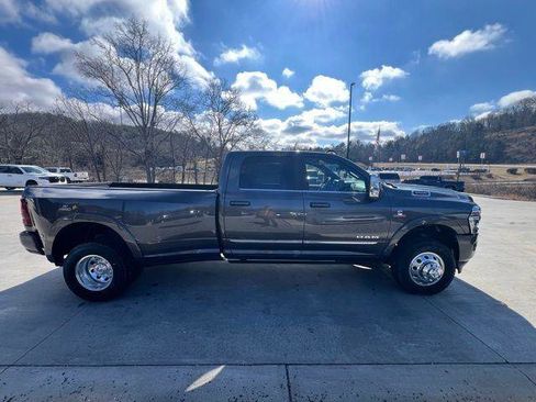 New 2025 RAM 3500 Limited image 2