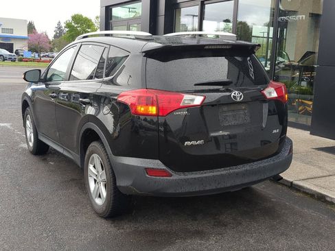 Used 2013 Toyota RAV4 XLE image 4