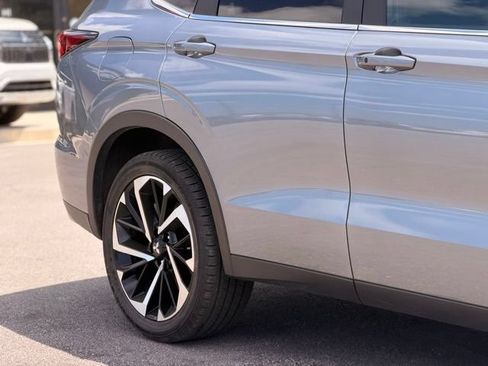 Used 2024 Mitsubishi Outlander SE AWD/4WD image 5