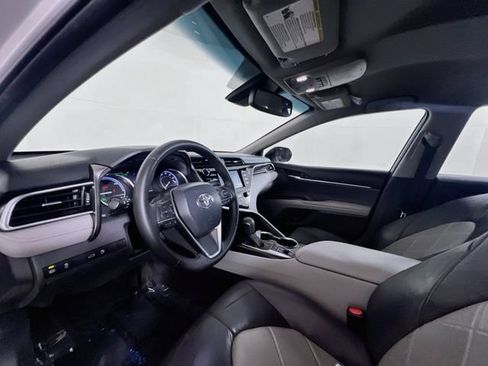 Used 2018 Toyota Camry XLE FWD image 20