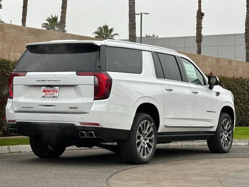 New 2026 GMC Yukon XL Denali w/ Sun & Power Step Package AWD/4WD image 4