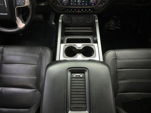 Used 2017 GMC Sierra 2500 Denali w/ Duramax Plus Package image 27