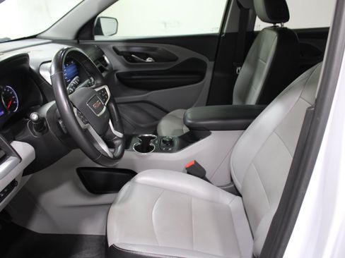 Used 2022 GMC Terrain SLT w/ Infotainment Package II AWD/4WD image 3