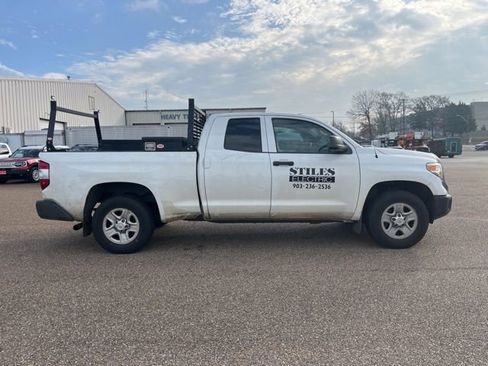 Used 2017 Toyota Tundra SR image 12