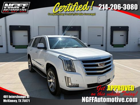 Used 2017 Cadillac Escalade Luxury RWD image 1