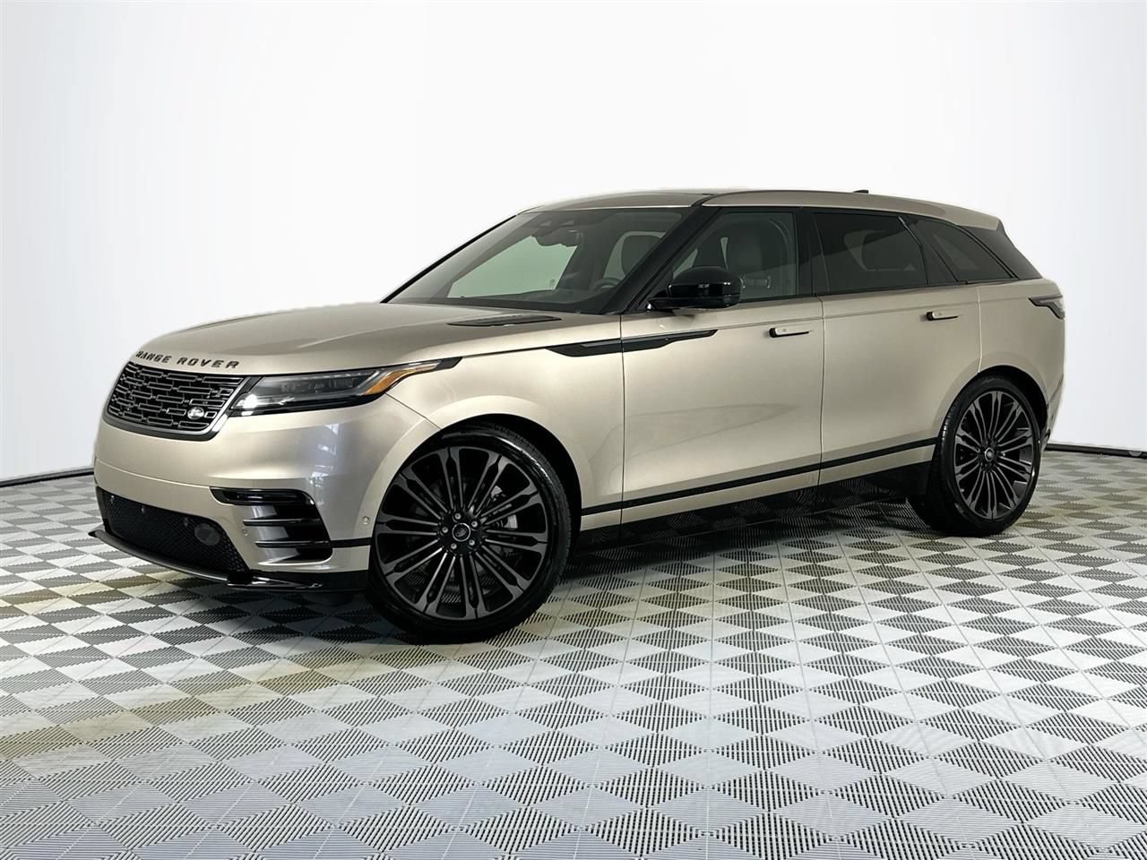 Used 2026 Land Rover Range Rover Velar Dynamic SE AWD/4WD image 1