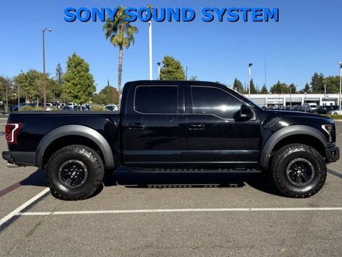 Used 2017 Ford F150 Raptor w/ Equipment Group 802A Luxury AWD/4WD image 4