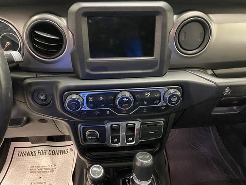 Used 2021 Jeep Wrangler Willys image 27
