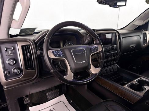 Used 2018 GMC Sierra 2500 Denali image 9
