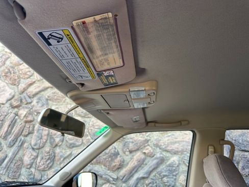 Used 2004 Nissan Pathfinder SE image 16