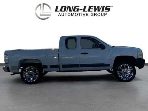 Used 2011 Chevrolet Silverado 1500 W/T image 8