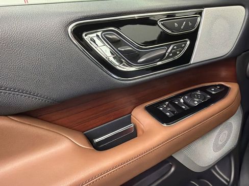 Used 2023 Lincoln Navigator Reserve AWD/4WD image 37