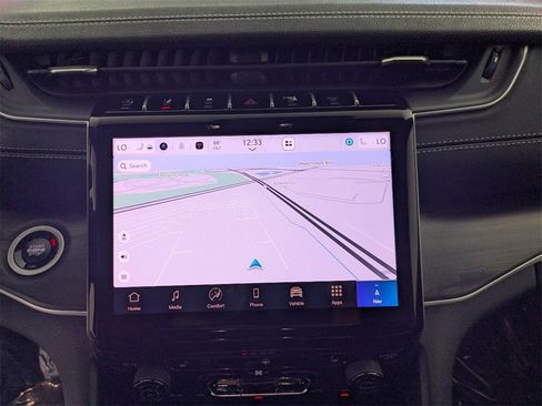 New 2025 Jeep Grand Cherokee Limited w/ Black Appearance Package image 21