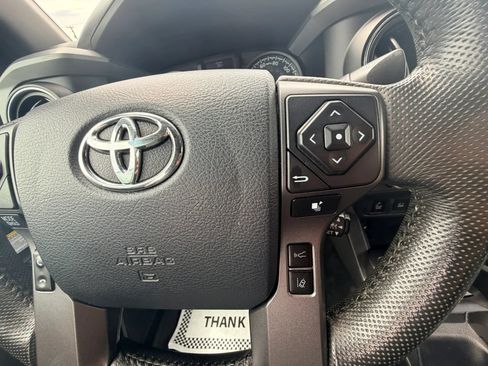 Used 2020 Toyota Tacoma TRD Off-Road w/ Exterior Package AWD/4WD image 15