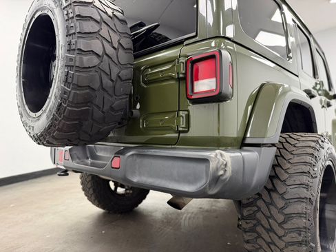 Used 2021 Jeep Wrangler Unlimited Sahara w/ Uconnect 4C Nav & Sound Group AWD/4WD image 21