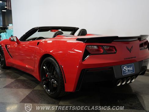 Used 2019 Chevrolet Corvette Stingray Convertible w/ Carbon Flash Badge Package image 10