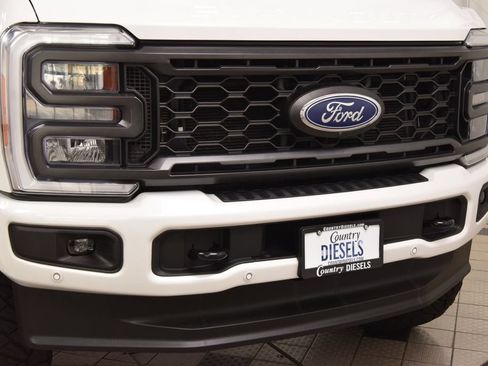 Used 2023 Ford F250 Lariat w/ Lariat Ultimate Package AWD/4WD image 12