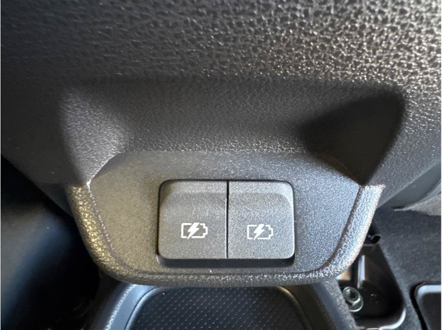 Used 2025 Nissan Leaf S FWD image 16