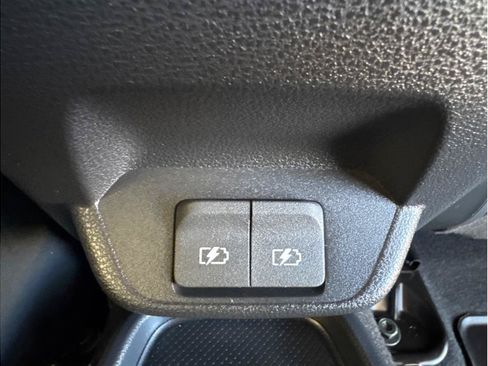 Used 2025 Nissan Leaf S FWD image 16