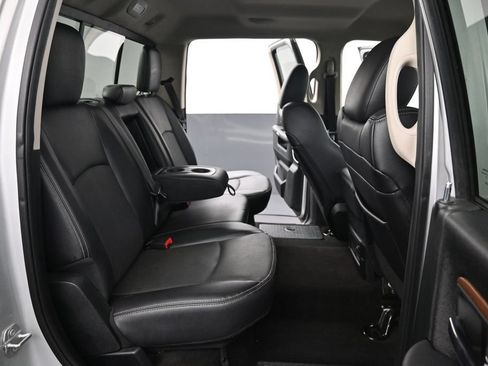 Used 2017 RAM 1500 Laramie AWD/4WD image 28
