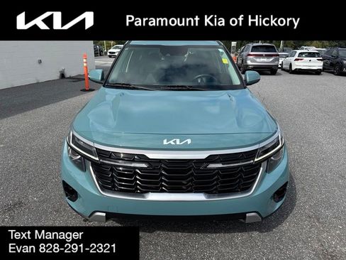 Used 2025 Kia Seltos EX FWD image 2