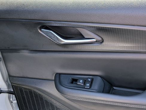 Certified 2024 Jeep Grand Cherokee Laredo image 29