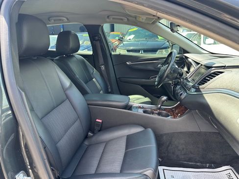 Used 2015 Chevrolet Impala LT FWD image 13