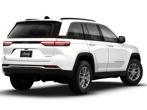 New 2026 Jeep Grand Cherokee Laredo image 2