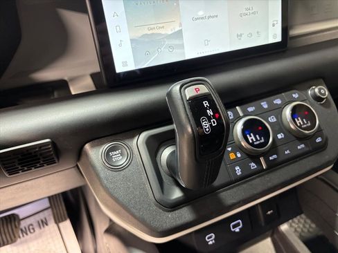 Used 2023 Land Rover Defender 110 X-Dynamic SE image 15