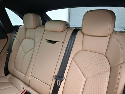 Certified 2026 Porsche Macan AWD/4WD image 6