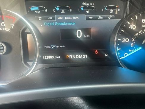 Used 2015 Ford F150 Platinum w/ Equipment Group 701A Luxury AWD/4WD image 7