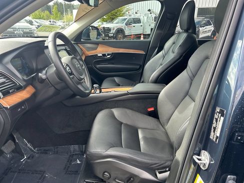 Used 2024 Volvo XC90 T8 Plus w/ Protection Package Premier AWD/4WD image 5