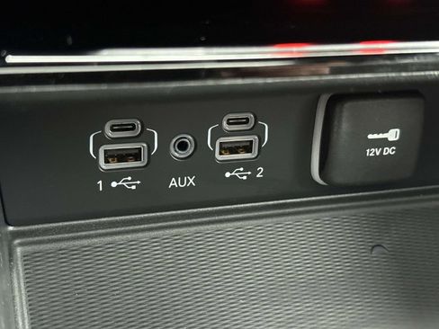 New 2025 Jeep Grand Cherokee Altitude AWD/4WD image 31