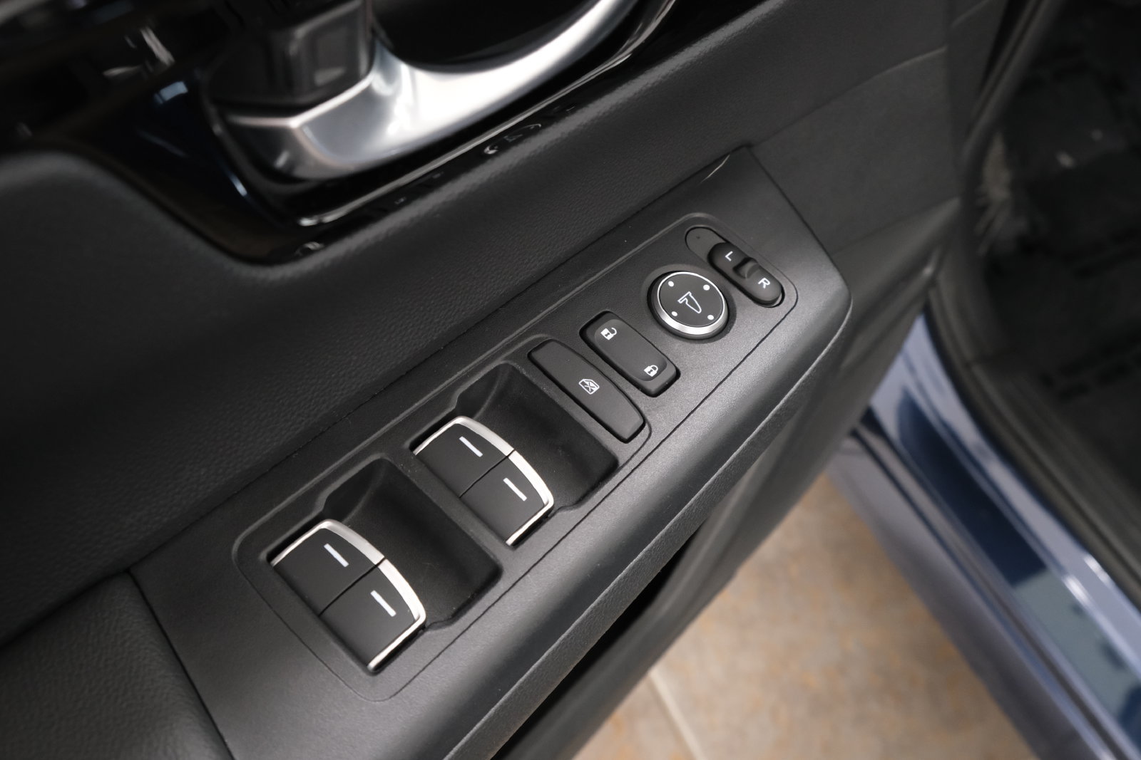 Used 2024 Honda CR-V EX-L image 26