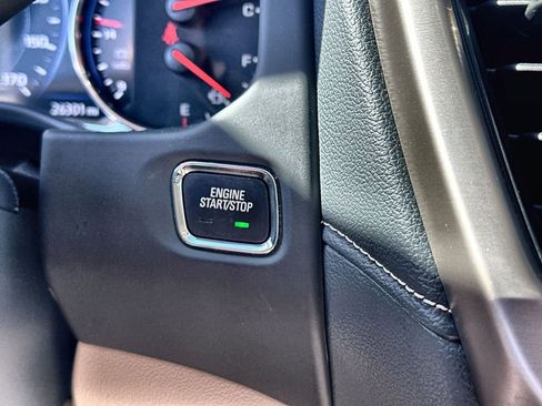 Certified 2023 GMC Acadia Denali w/ Denali Ultimate Package image 17