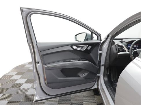 Used 2024 Audi Q4 e-tron Premium Plus w/ Premium Plus image 5