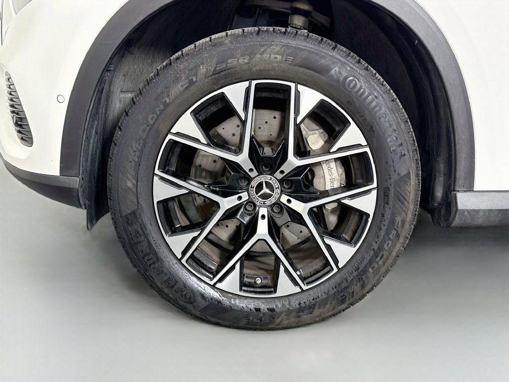 Used 2025 Mercedes-Benz GLC 350e 4MATIC image 30