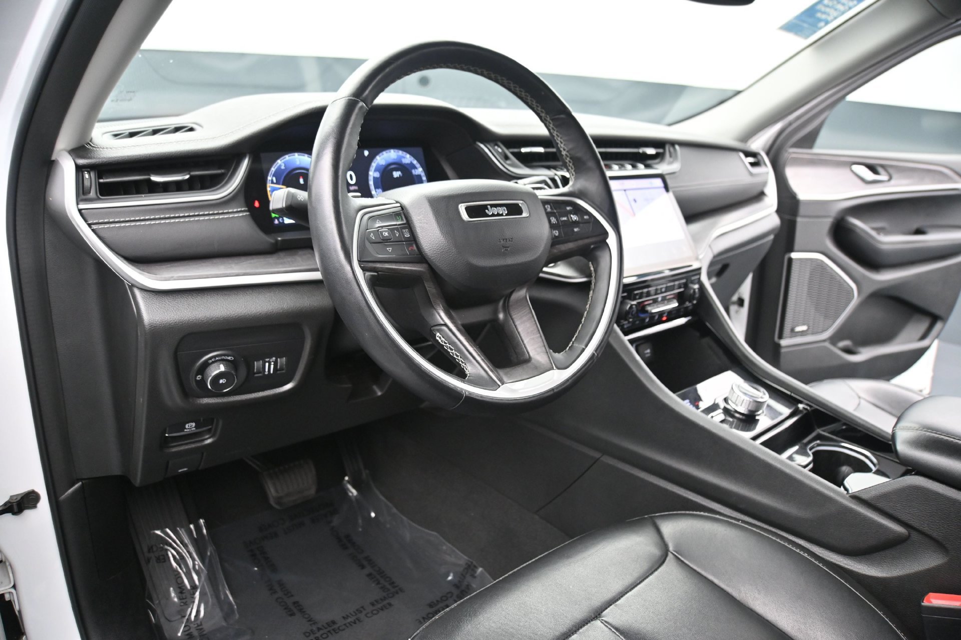 Used 2022 Jeep Grand Cherokee Limited AWD/4WD image 22
