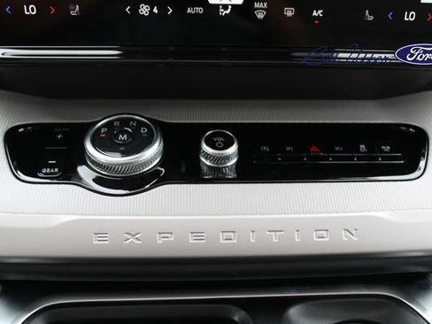 New 2026 Ford Expedition Active RWD image 15