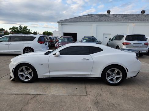 Used 2016 Chevrolet Camaro LT image 2