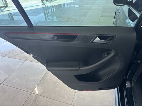 Used 2018 Volkswagen Jetta GLI FWD image 12