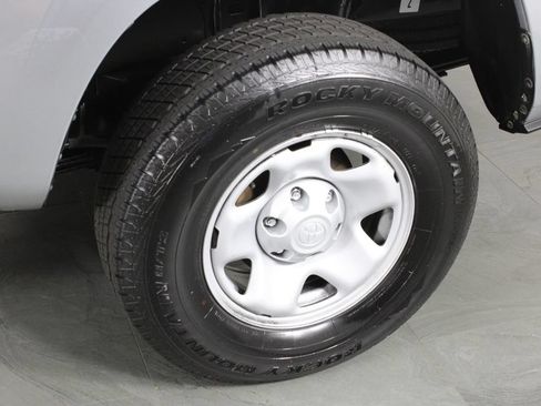 Used 2022 Toyota Tacoma SR w/ SR Convenience Package RWD image 12