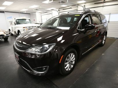 Used 2018 Chrysler Pacifica Touring-L