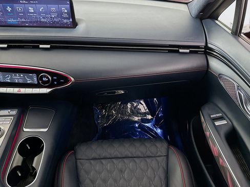 Used 2024 Genesis GV70 3.5T Sport w/ Sport Advanced Package image 23