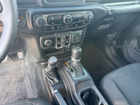 Used 2023 Jeep Wrangler Unlimited Sport AWD/4WD image 22