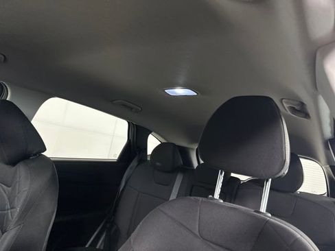 Certified 2025 Hyundai Tucson SE image 12