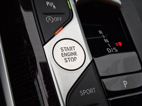 Used 2023 BMW 330i xDrive Sedan w/ Premium Package image 21