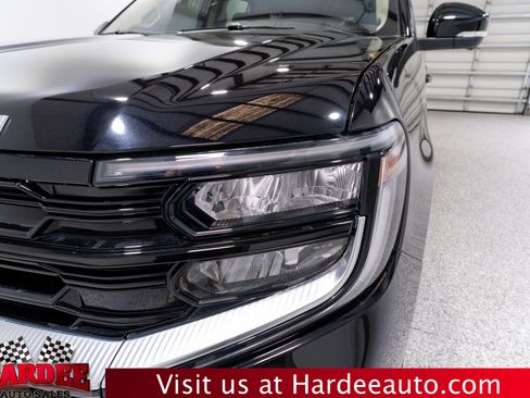Used 2025 Ford Expedition Platinum w/ Platinum Ultimate Package AWD/4WD image 8