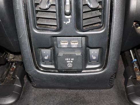 Used 2018 Dodge Durango R/T w/ Technology Group RWD image 23