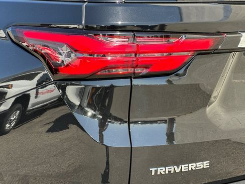 Certified 2023 Chevrolet Traverse LS FWD image 38